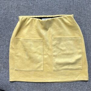 super cute yellow skirt